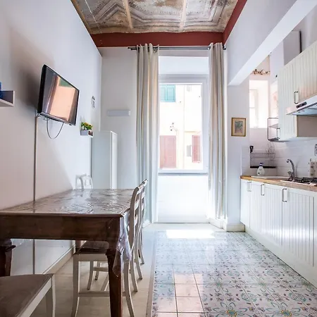 Vatican Family Apartment Near Saint Peter - 2 Bedrooms - 2 Bathrooms - Free Wifi-2