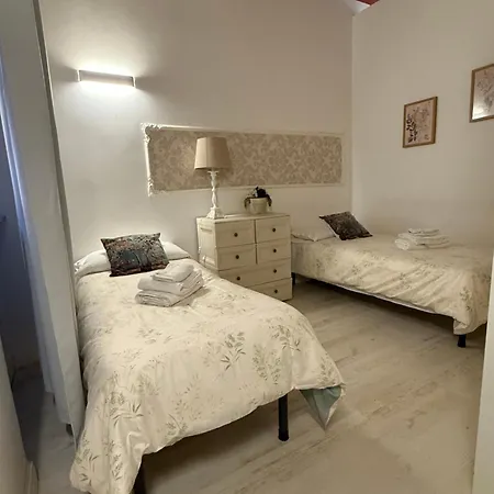 Vatican Family Apartment Near Saint Peter - 2 Bedrooms - 2 Bathrooms - Free Wifi-3